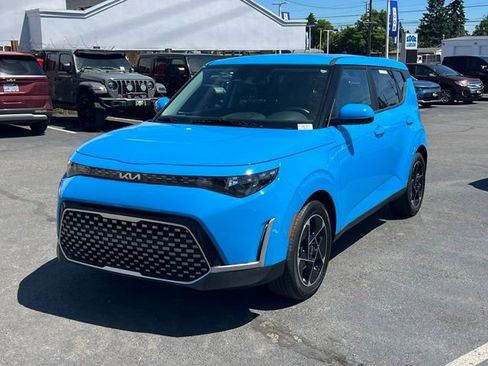 Certified 2023 Kia Soul EX FWD image 3