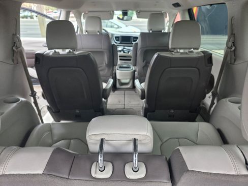 Used 2021 Chrysler Voyager Lxi FWD image 33