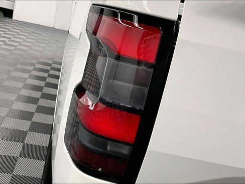 New 2025 Nissan Frontier SV w/ SV Convenience Package RWD image 18