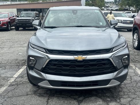 Used 2025 Chevrolet Blazer LT FWD image 2