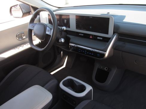 Used 2024 Hyundai Ioniq 5 SEL image 9