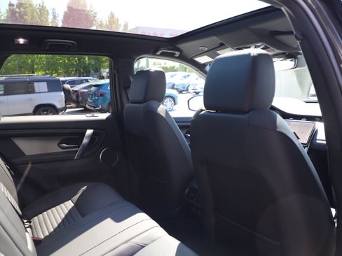 Certified 2025 Land Rover Discovery Sport Dynamic SE AWD/4WD image 11
