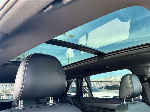 Used 2024 Volkswagen Atlas Cross Sport SE image 20