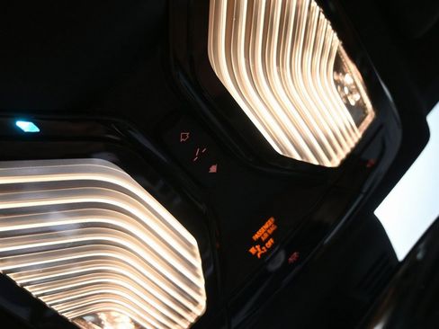 Used 2023 BMW 330i xDrive Sedan w/ Premium Package image 17