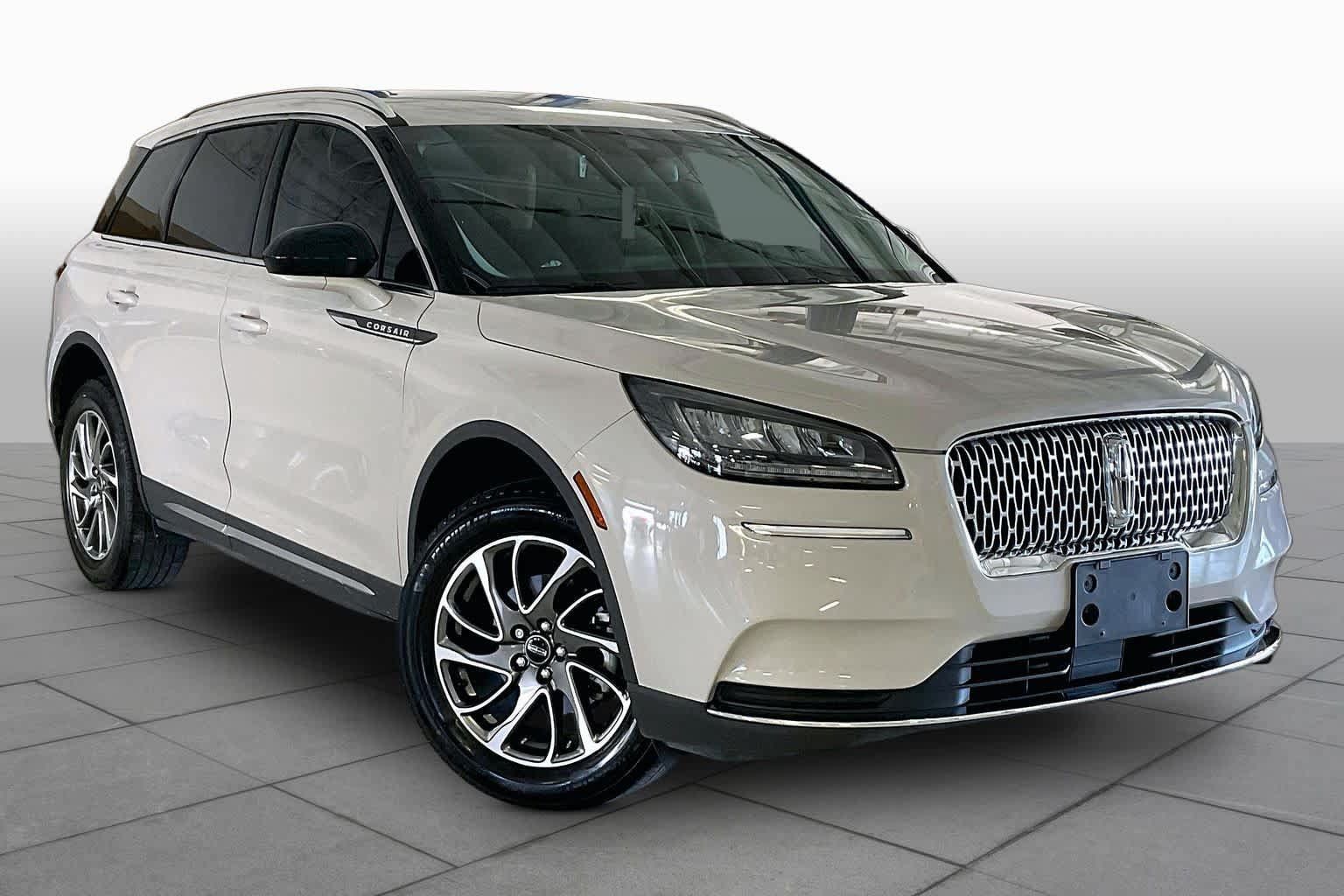 Used 2022 Lincoln Corsair FWD w/ Equipment Group 101A image 2