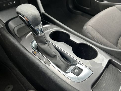 Used 2023 Chevrolet Malibu LS FWD image 32