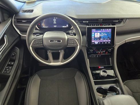 New 2025 Jeep Grand Cherokee L Laredo RWD image 11