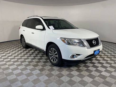 Used 2015 Nissan Pathfinder SL w/ SL Premium Package AWD/4WD image 18
