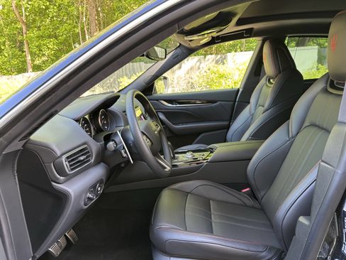 Used 2024 Maserati Levante Modena Ultima AWD/4WD image 9