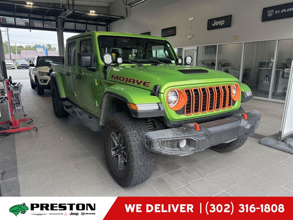 Used 2025 Jeep Gladiator Mojave w/ Convenience Group AWD/4WD image 1