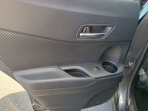 Used 2018 Toyota C-HR XLE image 12