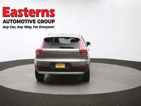 Used 2022 Volvo XC40 T4 Momentum FWD image 39