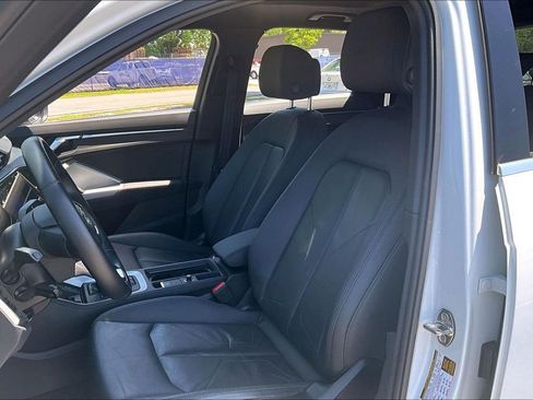 Used 2020 Audi Q3 2.0T Premium Plus w/ Premium Plus Package AWD/4WD image 17