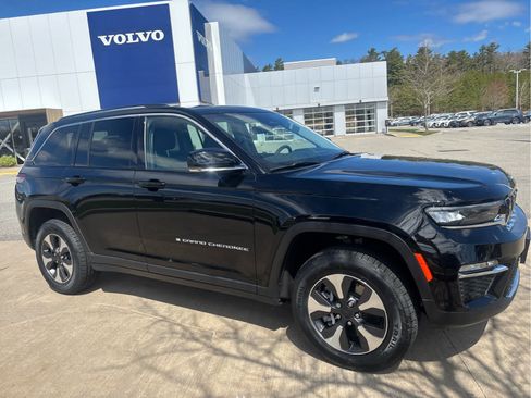 Used 2022 Jeep Grand Cherokee Limited 4xe w/ Luxury Tech Group II AWD/4WD image 25