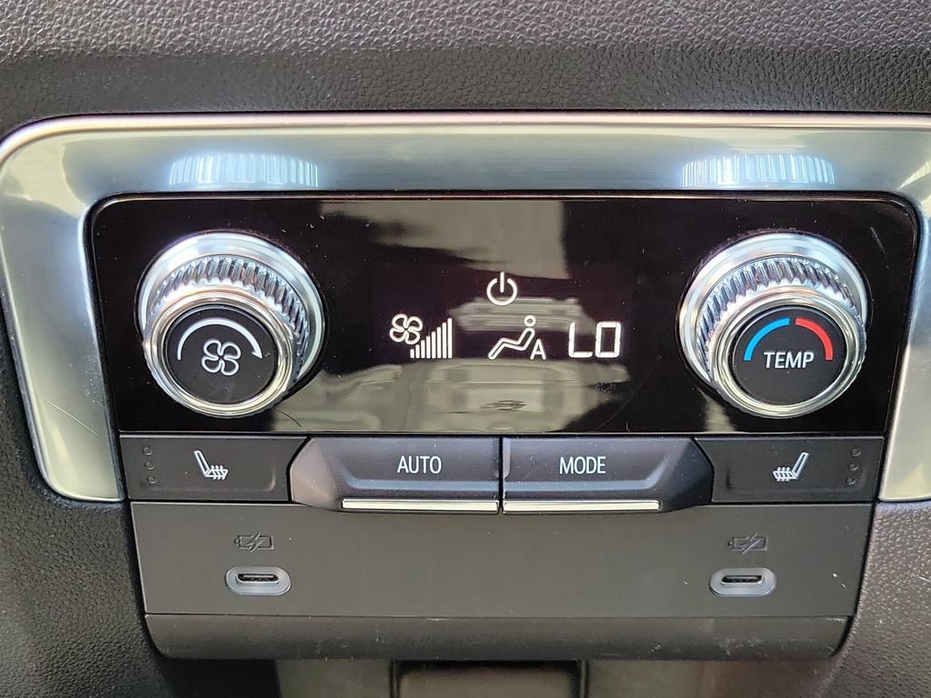 Used 2022 GMC Yukon XL Denali w/ Max Trailering Package AWD/4WD image 15