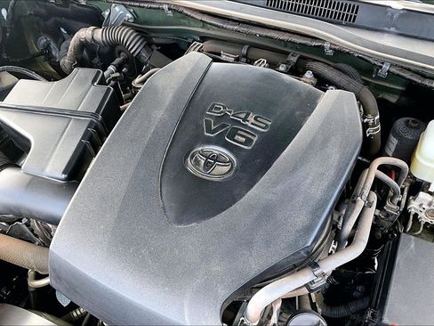Used 2021 Toyota Tacoma SR AWD/4WD image 35