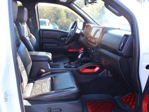 Used 2025 Nissan Frontier PRO-4X w/ Pro Premium Package image 11