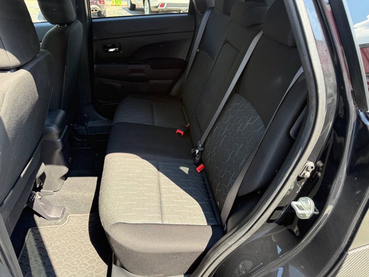 Used 2025 Mitsubishi Outlander Sport AWD image 11