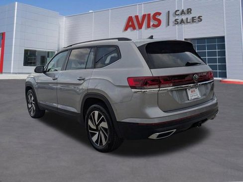 Used 2025 Volkswagen Atlas SE FWD image 9