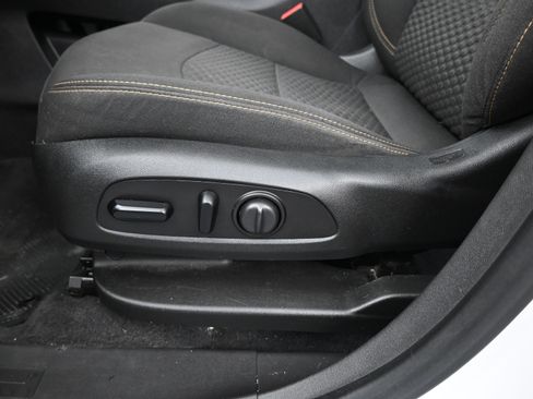 Used 2020 GMC Terrain SLE w/ Driver Convenience Package image 11