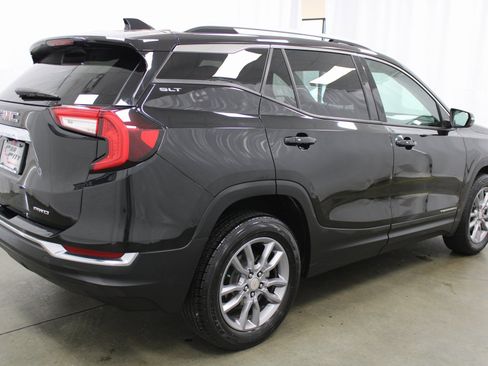Used 2022 GMC Terrain SLT image 6