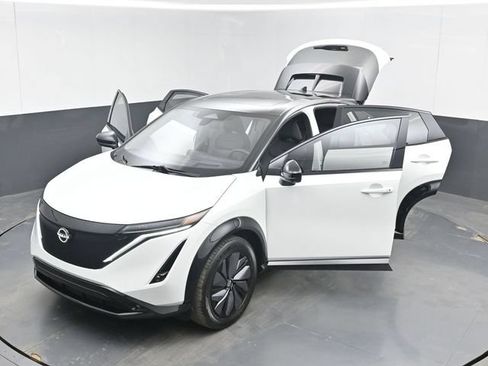 Used 2023 Nissan Ariya AWD image 53