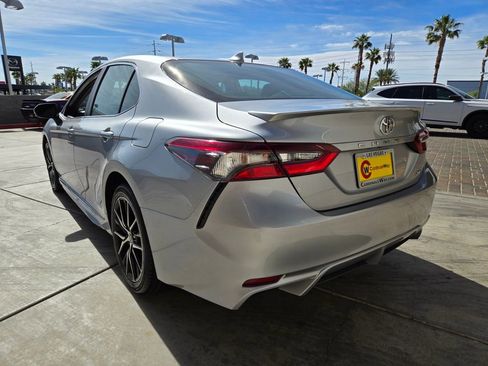 Used 2024 Toyota Camry SE FWD image 3