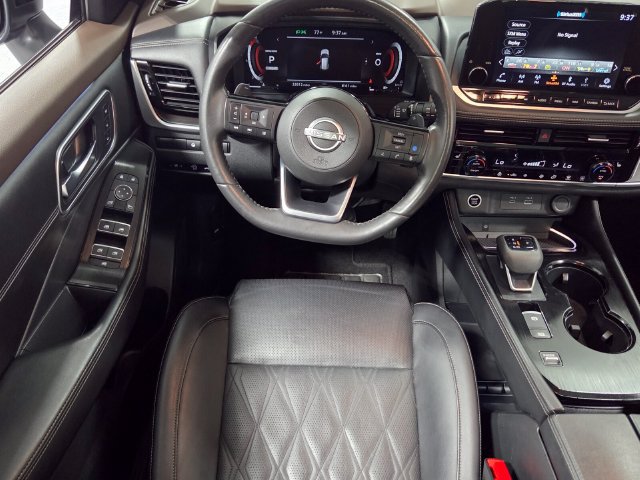 Used 2023 Nissan Rogue Platinum FWD image 7