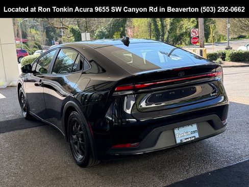 Used 2024 Toyota Prius LE image 6