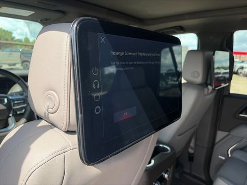 New 2026 GMC Yukon Elevation w/ Elevation Premium Package AWD/4WD image 13
