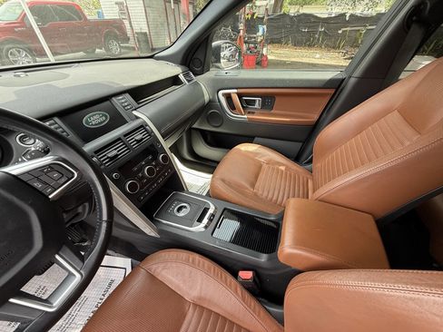 Used 2016 Land Rover Discovery Sport HSE Luxury image 6