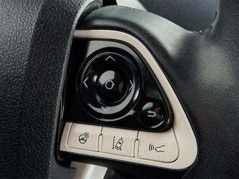 Certified 2017 Toyota Prius Prime Advanced image 33