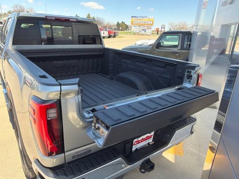 Used 2024 GMC Sierra 2500 SLT w/ SLT Premium Package AWD/4WD image 6