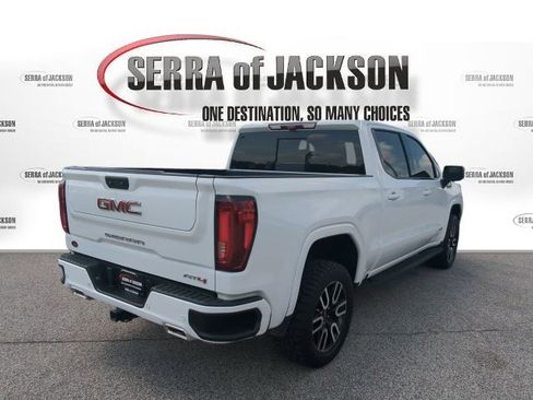 Used 2024 GMC Sierra 1500 AT4 w/ Technology Package AWD/4WD image 9