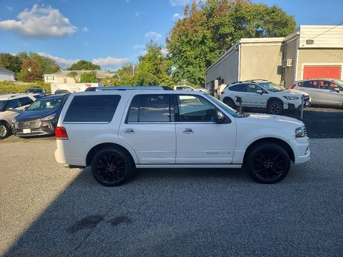 Used 2015 Lincoln Navigator 4WD image 8