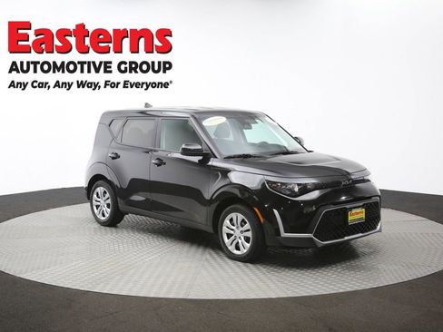 Used 2023 Kia Soul LX FWD image 47