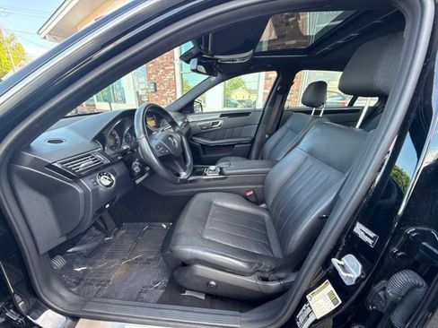 Used 2010 Mercedes-Benz E 550 4MATIC Sedan image 11