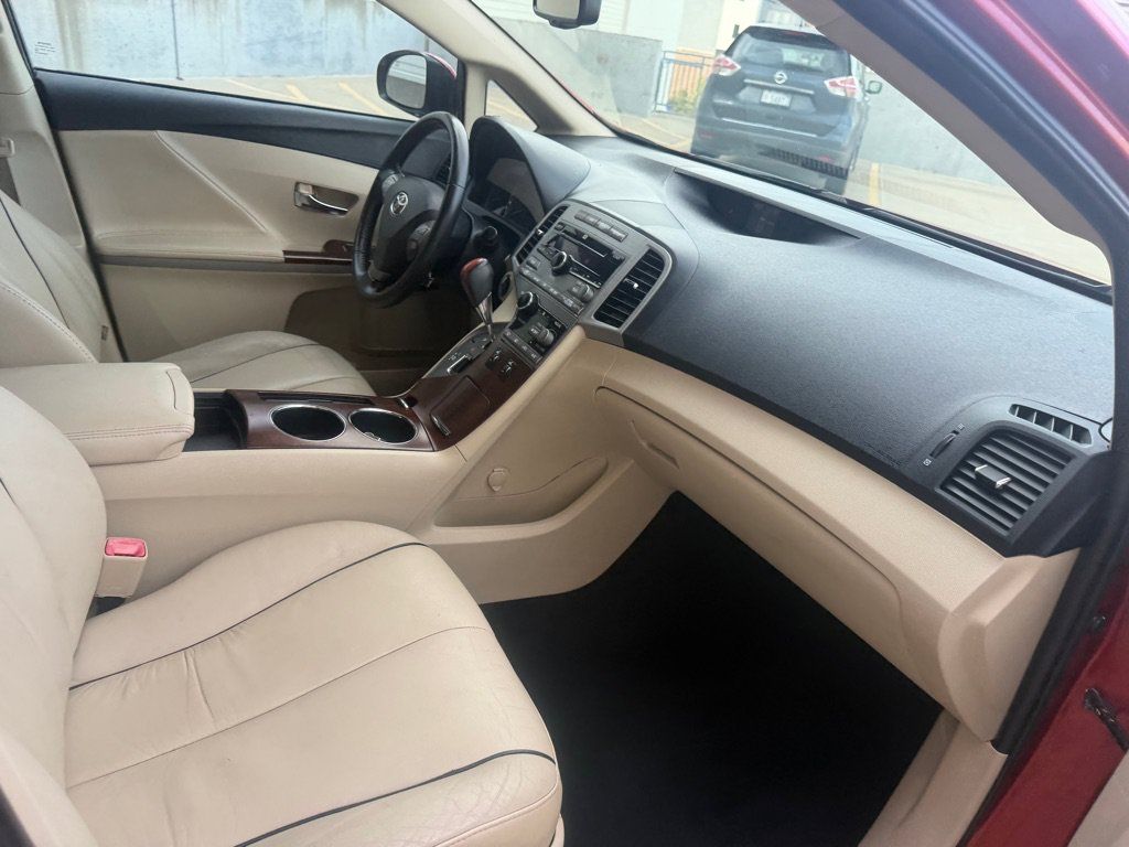 Used 2009 Toyota Venza AWD image 23