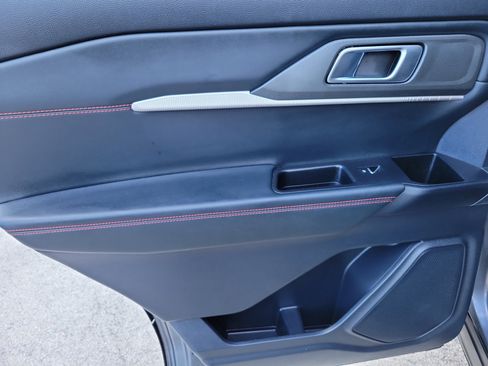 Used 2025 Ford Explorer ST-Line image 19