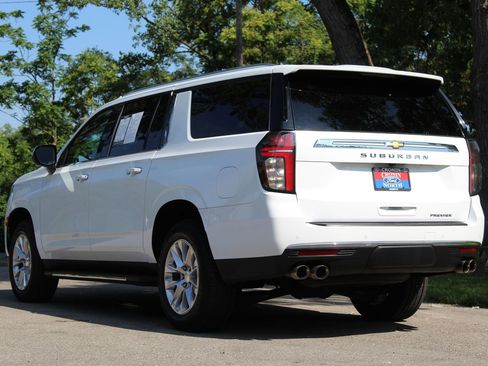 Used 2024 Chevrolet Suburban Premier AWD/4WD image 6