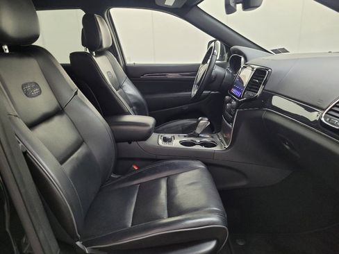 Used 2019 Jeep Grand Cherokee Overland AWD/4WD image 21