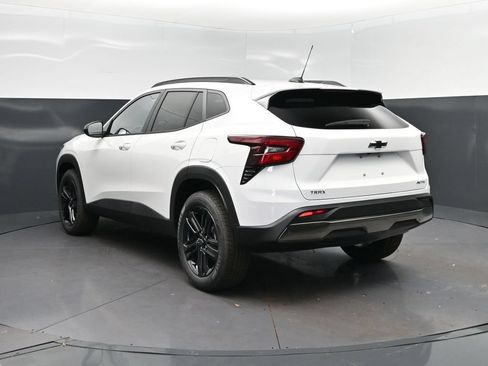 New 2026 Chevrolet Trax ACTIV w/ Sunroof Package FWD image 5