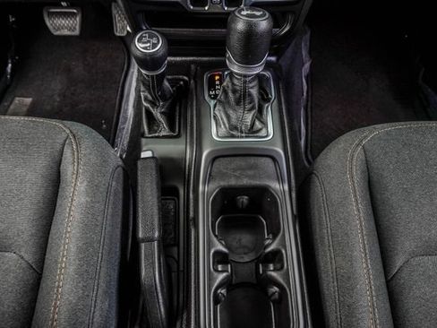 Used 2024 Jeep Wrangler Unlimited Sahara AWD/4WD image 21