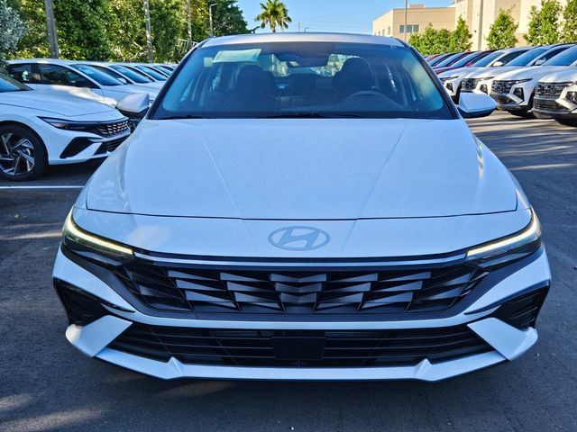 Certified 2025 Hyundai Elantra SEL FWD image 9