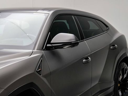 Used 2022 Lamborghini Urus AWD/4WD image 31