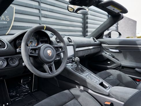 Used 2024 Porsche 718 Boxster Spyder RS w/ Weissach Package image 2