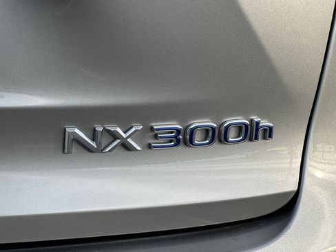 Used 2018 Lexus NX 300h AWD image 12