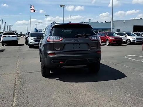 Used 2020 Jeep Cherokee Trailhawk w/ Cold Weather Group image 7