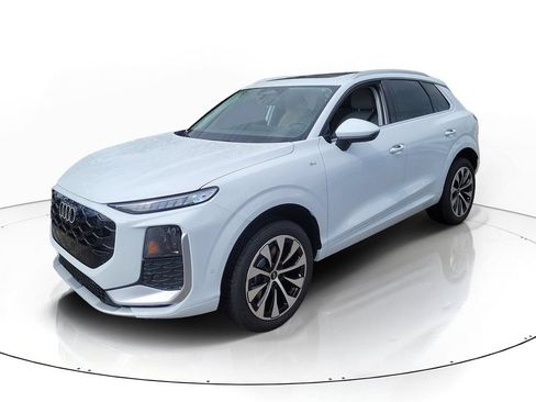 New 2026 Audi Q3 quattro 2.0T AWD/4WD image 2