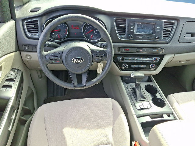 Used 2018 Kia Sedona LX FWD image 12